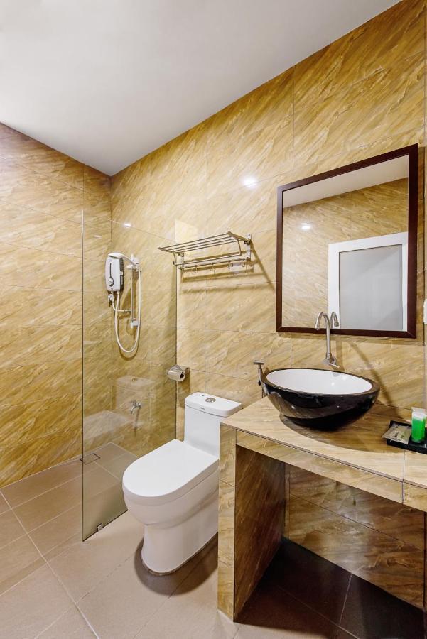 Hako Hotel Taman U Джохор Бахру Екстериор снимка
