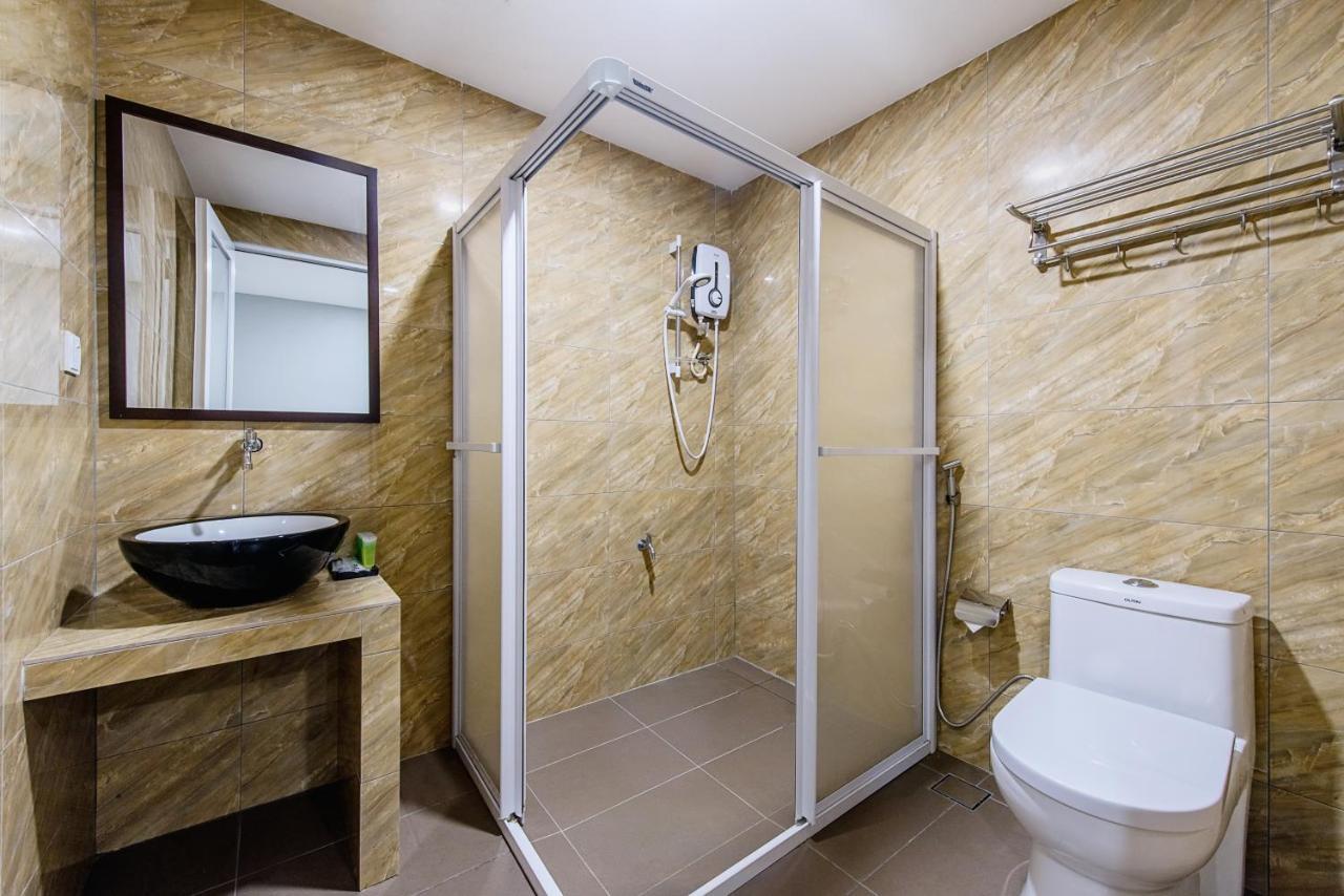 Hako Hotel Taman U Джохор Бахру Екстериор снимка